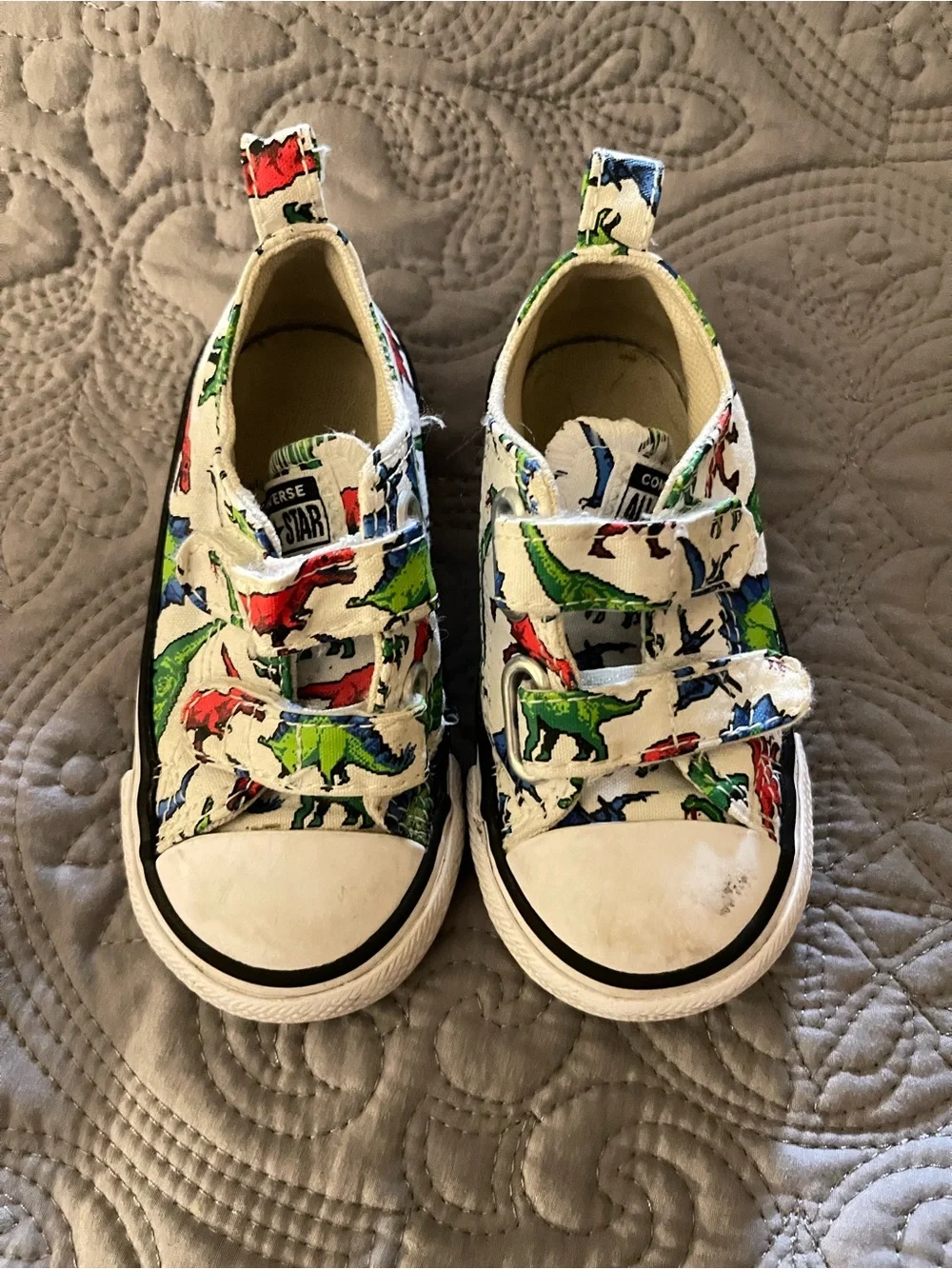 Converse Kids White Canvas Velcro Sneakers Dinosaur Print